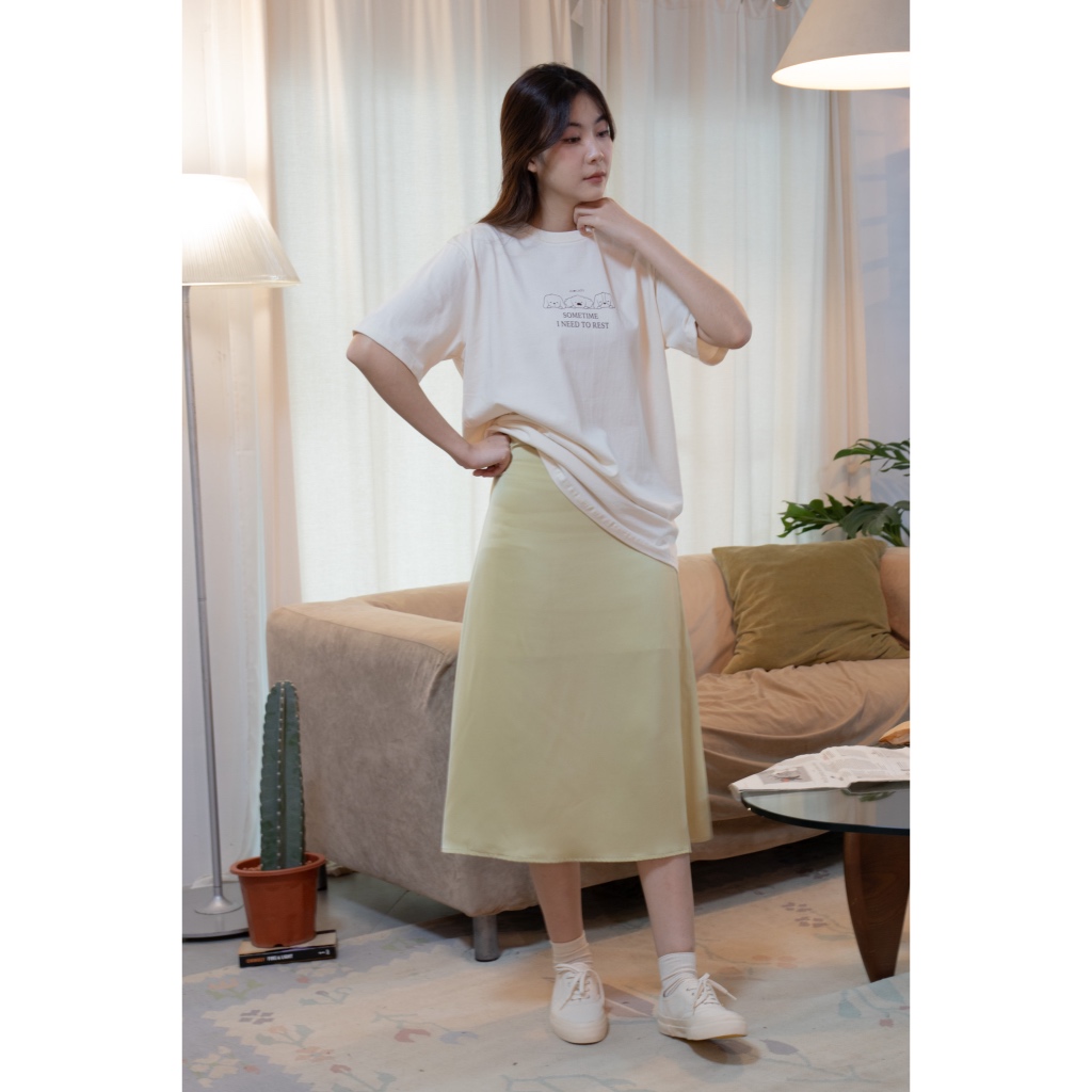 avo dahlia satin กระโปรงซาตินนนกลับมาแล้วว~ ตอนนี้ใครไม่มีคือเอ้าท์สุดๆ  ใส่แล้วได้ลุคสาวโคเรียมาก จ