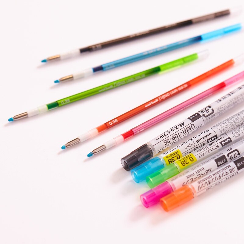 Uni Style fit UMR-109-38 ไส้ปากกาเจล  เขียนลื่น สีสด มีหลากหลายสีให้เลือกใช้งาน