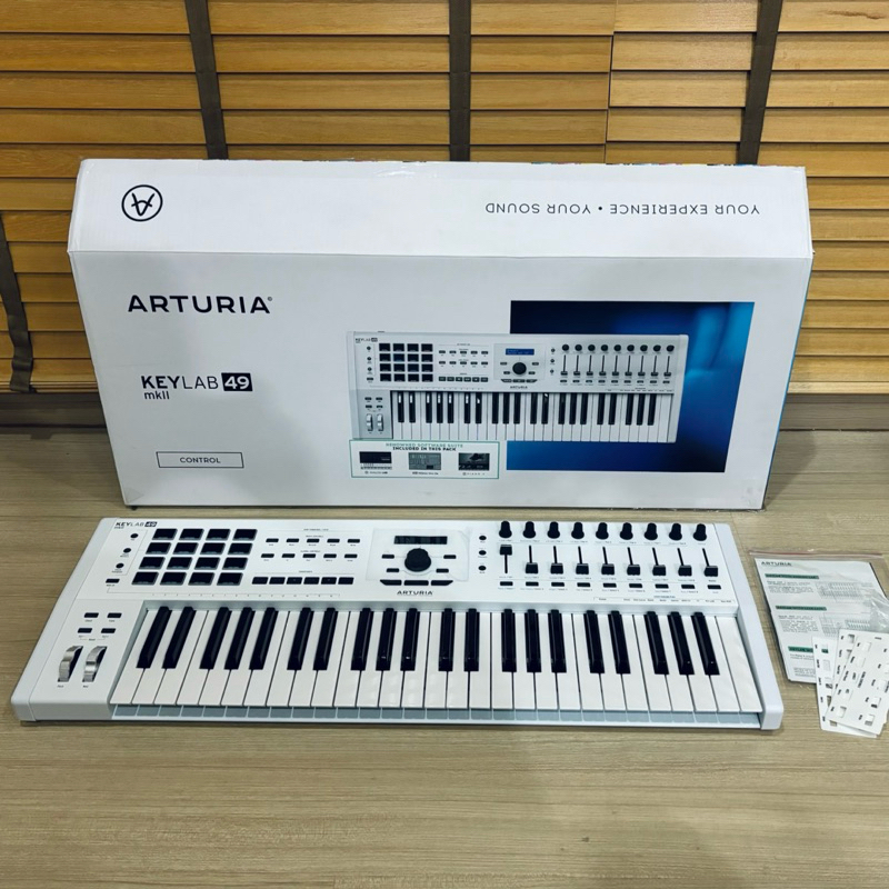 *โค้ดส่วนลดสูงสุด 20%* Arturia Keylab 49 Mk2 Midi Keyboard Aluminum สีขาว สภาพเหมือนใหม่ มีประกัน 8/