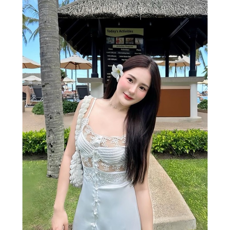 𝐇𝐀𝐍𝐍𝐀𝐇 𝐃𝐑𝐄𝐒𝐒 : เดรสลูกไม้ซาตินงานป้าย พร้อมส่งTH