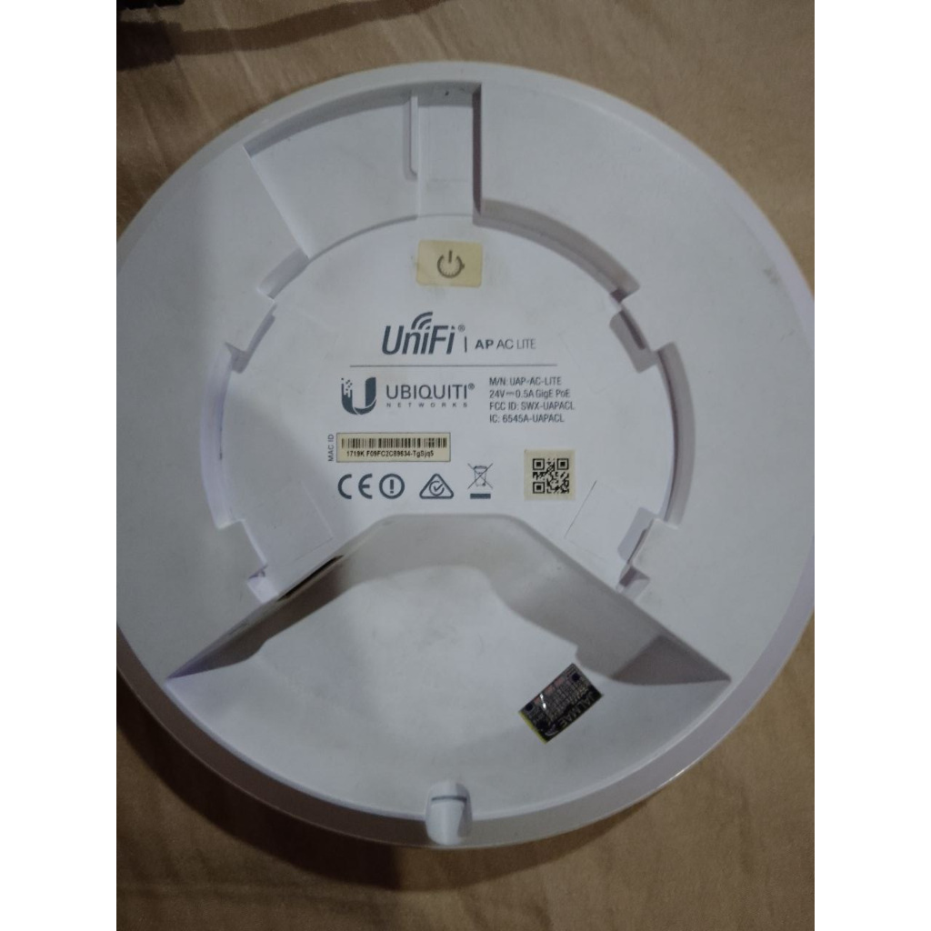 UBiQUiTi UniFi AP AC Lite (UAP-AC-LITE) มือสองสภาพดี ไม่มีขายึด