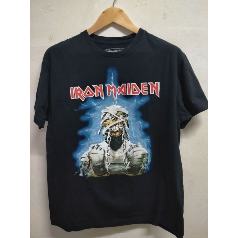 เสื้อวง IRON Maiden ตอกปี2022 เสื้อยืดมือสอง size LARGE