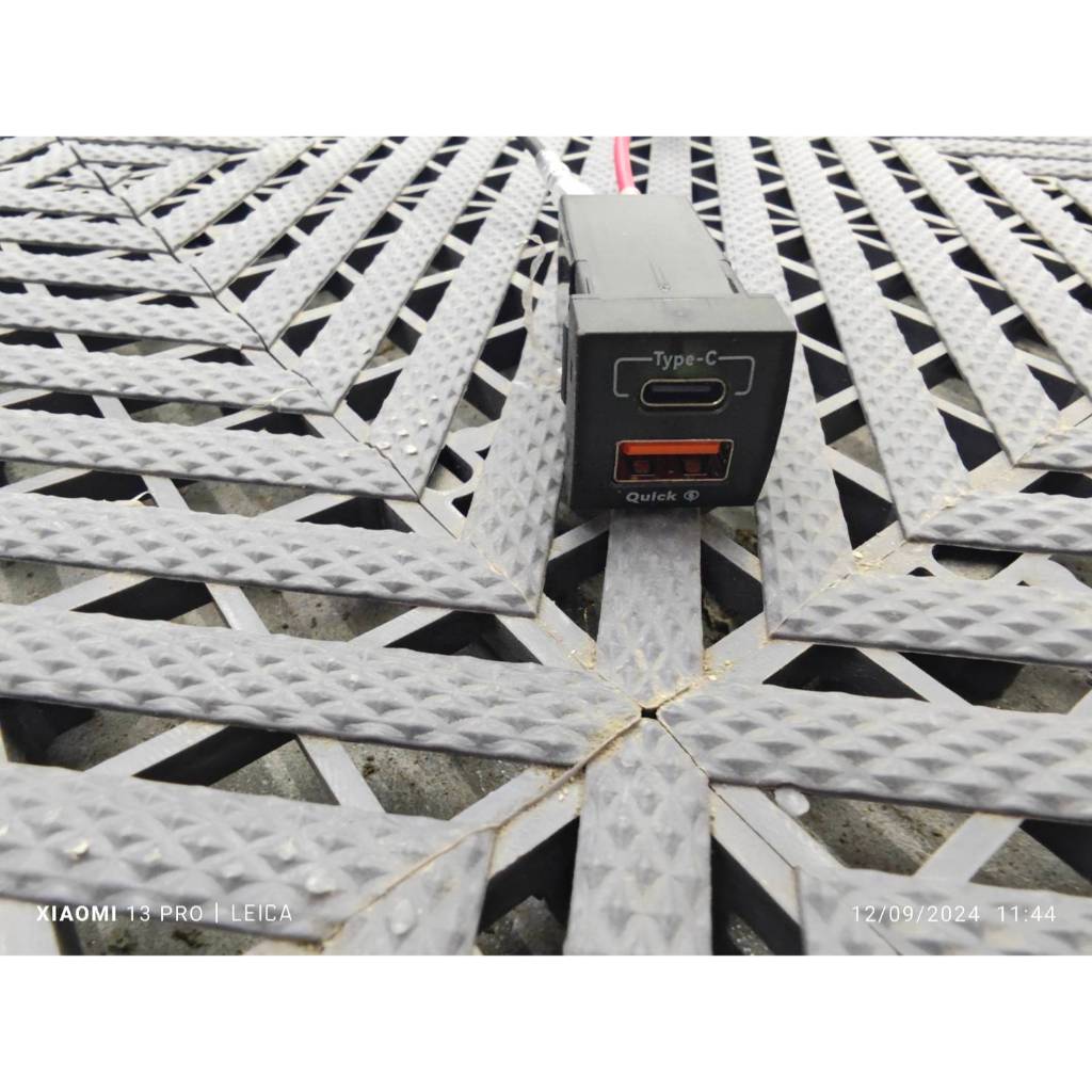 Toyota USB PD ขนาดเล็ก New Toyota Model 18watt USB+USB TypeC