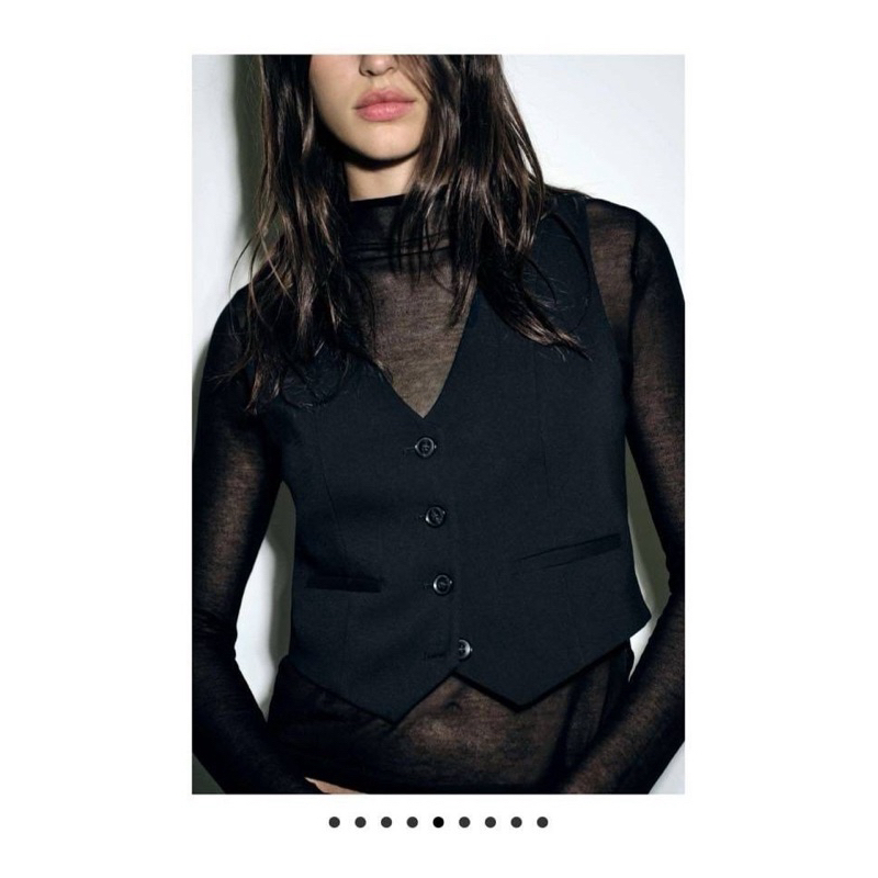ZaRa งานแท้ เสื้อกั๊กทรงครอป คอวี กระดุมผ่าหน้า เนื้อผ้าดีมาก มีซัปในทั้งตัว