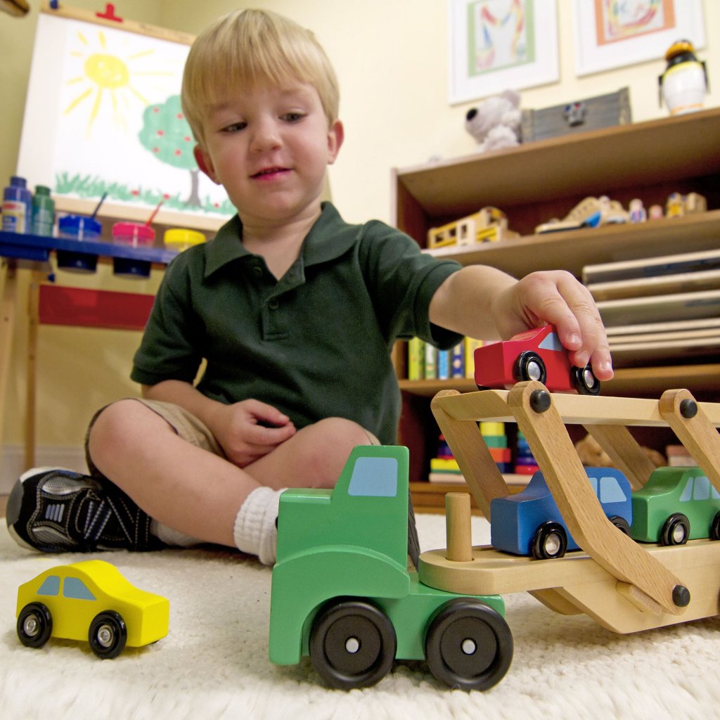 Melissa & Doug شاحنة نقل مركبات الطوارئ (3+) — صورة 6