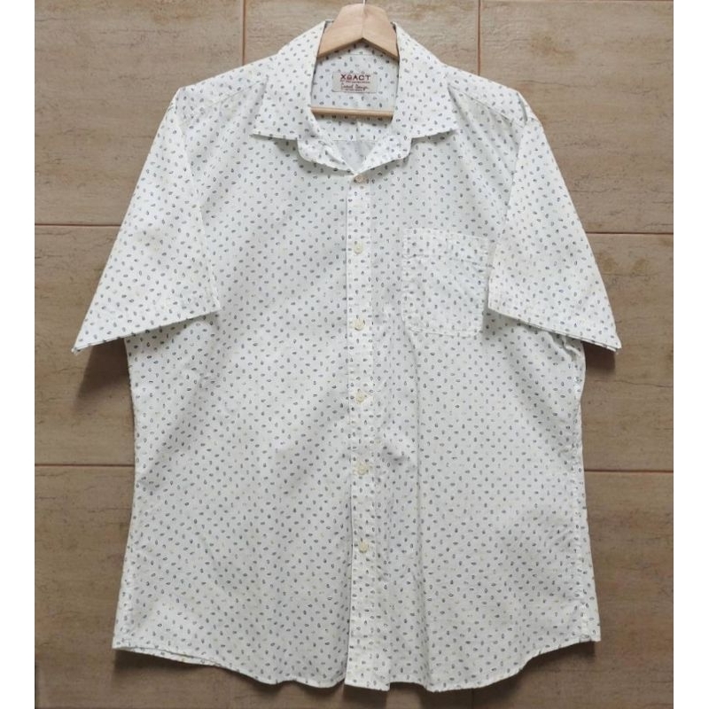 (009) เสื้อเชิ้ต XACT แขนสั้น อก 44 " ยาว 30 " ลายหยดน้ำ