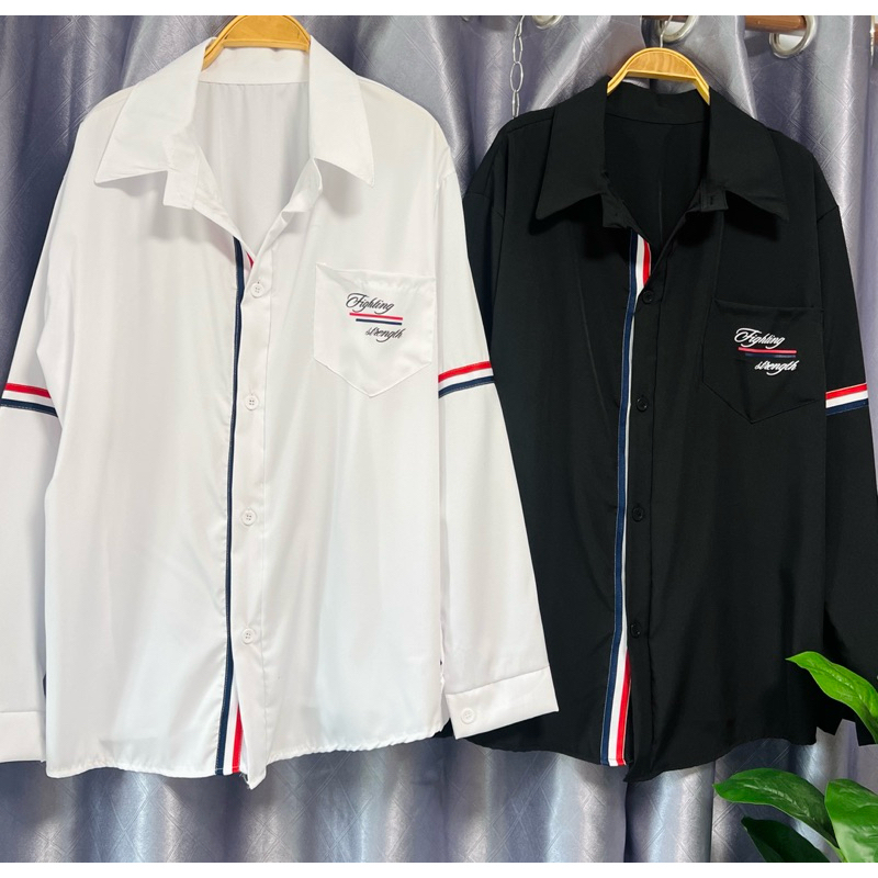 เสื้อเชิ๊ตแขนยาวผู้ชายดีไซส์สวย ลวดลายแถบและสกรีนข้อความมีกระเป๋า