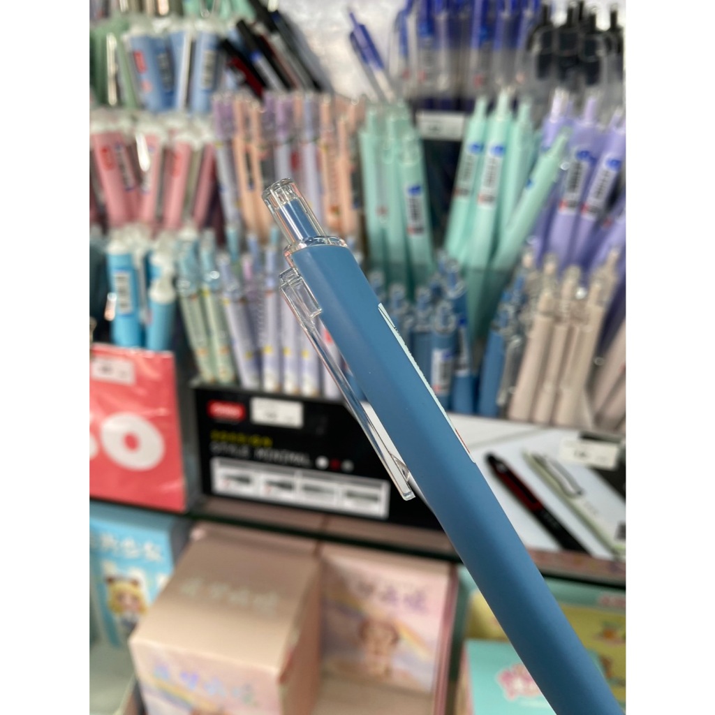 ปากกาเจล ONISO รุ่น Cloudy ONI-32840 หัวปากกา 0.5 มม. หมึกสีน้ำเงิน ด้ามทรงสามเหลี่ยม  ออกใบกำกับภาษีได้