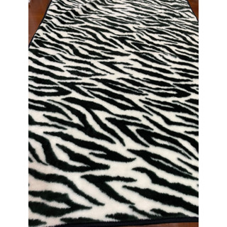 ผ้าห่ม ขนนุ่ม ลายม้าลาย Zebra ขาวดำ ไซส์ 95 x 150 cm. มือสอง สภาพสวย