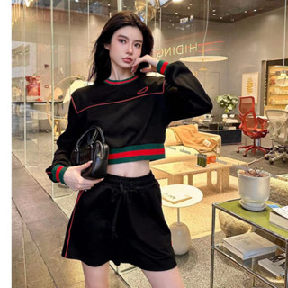 2สี น่ารักมาก GUCCI SET ชุดเซต ชุดเซท เสื้อครอป สเวตเตอร์ ผ้าสวย + กางเกงขาสั้น กุชชี่