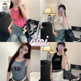 Cici(NO.C8008)Crop Top เสื้อกล้ามไหมพรม ครอปท็อป ดีเทลโลโก้Dหน้าอกเก๋ แซ่บมาก