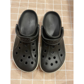 รองเท้าลำลองcrocs มือ2