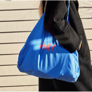 [Pre Order] กระเป๋าผ้า HAY Tote bag, size L สีน้ำเงิน โลโก้แดง