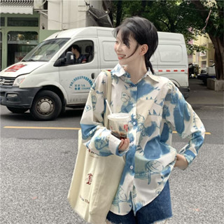 พร้อมส่ง เสื้อเชิ้ตคอปกแขนยาวโทนสีครีมฟ้า ดีเทลผ้าพิมพ์ลายกราฟฟิคน่ารัก ผ้าชีฟองเนื้อเรียบ งานป้ายคุณภาพดีค่ะ