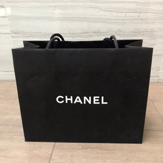 ถุงกระดาษ ถุง แบรนด์ CHANEL ของแท้ ชาแนล เป็นของใช้ส่วนตัว มั่นใจได้เลย แท้แน่นอน มากจาก shop สภาพสวย