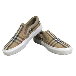 Burberry แท้​ 💯 slip on sneaker​ รองเท้ามือสอง​ Size​ 39-40 สภาพดีมากๆ