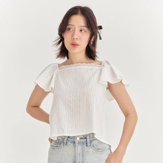 (จัดส่ง 19)Theremin Lila blouse เสื้อแขนกระดิ่งตกแต่งลูกไม้ (white lace)