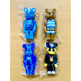 ฟิกเกอร์ bearbrick 100%  : A-Nation (ใหม่ในซอง) ของญี่ปุ่นแท้💯(งาน Medicom toy)