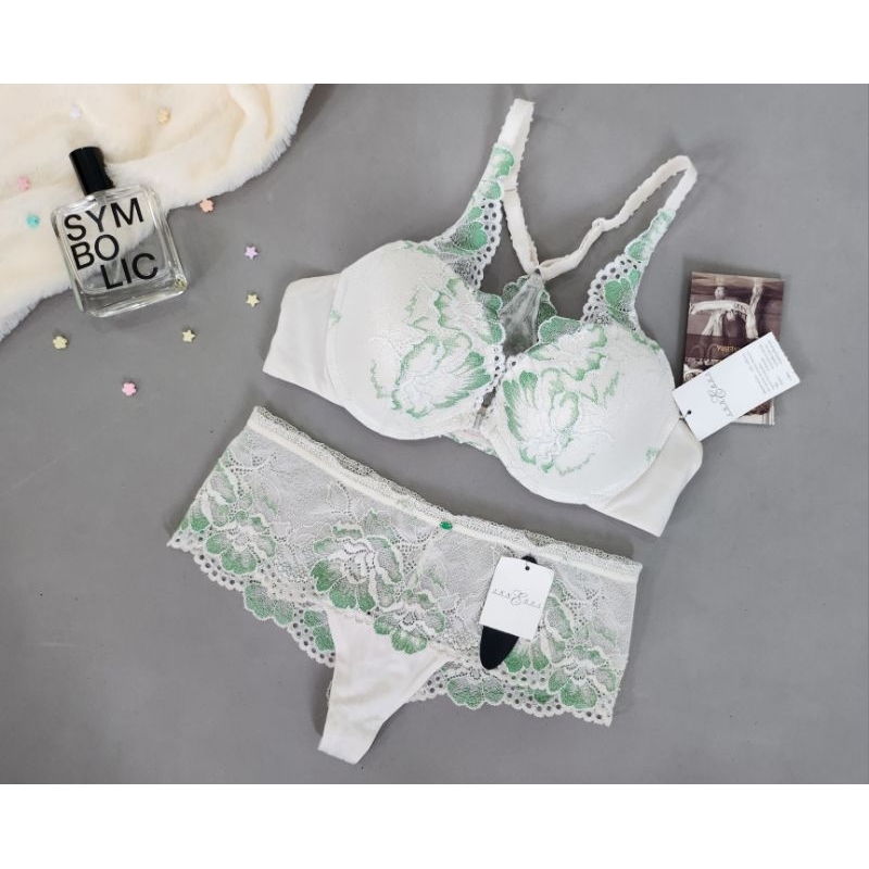 Annebra เสื้อชั้นใน 32B 32C