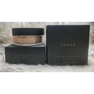 แป้งฝุ่น THREE ultimate diaphanous loose powder #01 glow ปริมาณ 17G ราคาโปร 1,200 บาท