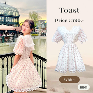 BB01 | TOAST เดรสลายดอก ดีเทลลูกไม้