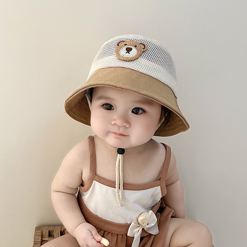 พร้อมส่ง หมวกเด็กแต่งหมีข้างหน้าตายข่าย มีสายรัด น่ารักมากๆ