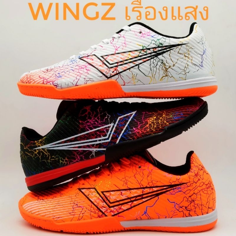 (WINGZลิขสิทธิ์💯)ไซส์ 34-45 รองเท้าฟุตซอล หนังอัดลอน พิมพ์ลายโฮโลแกรมเรืองแสง เดินด้ายเย็บหัว ไซส์เด็ก-ผู้ใหญ่