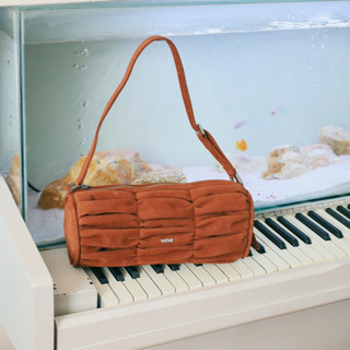 *New in* WOVE - Zoom ruffle bag กระเป๋าทรงกระบอก หนังย่น