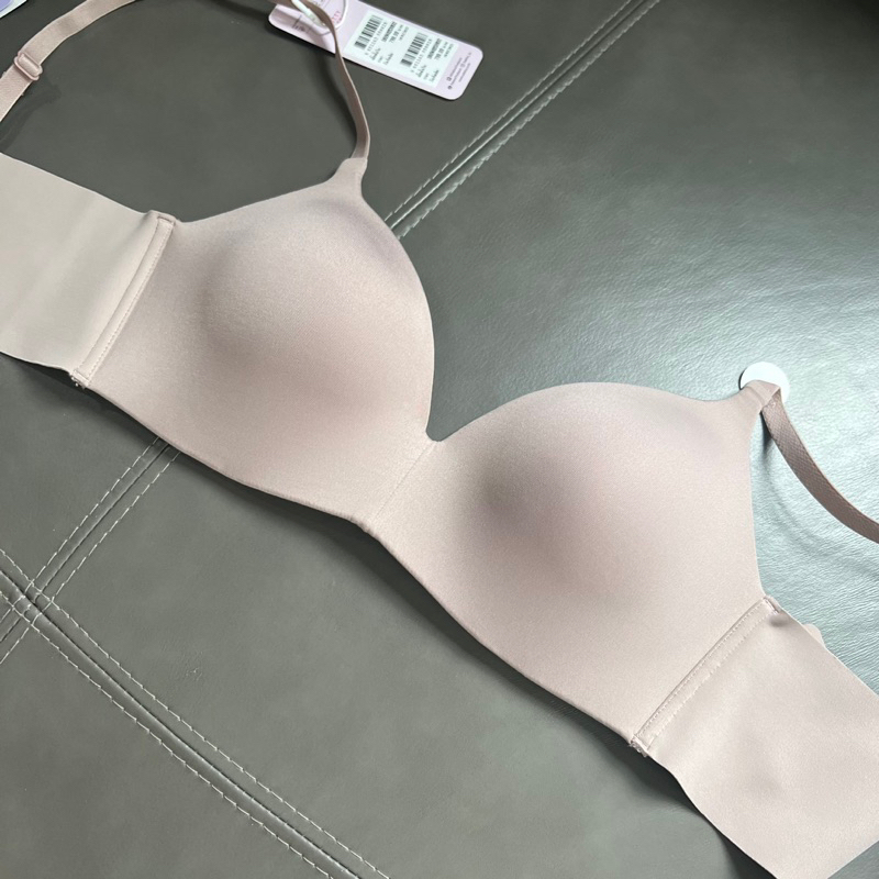 SABINA เสื้อชั้นใน INVISIBLE WIRE (ไม่มีโครง) SEAMLESS FIT รุ่น PRETTY PERFECT รหัส SBU9402