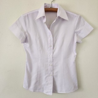 เสื้อนักศึกษา ทรงสลิม สีขาว รอบอก 38 นิ้ว มือสอง