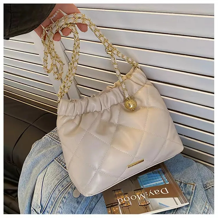 ร้อมส่ง!! Kakbags กระเป๋าสะพายหนัง PU นุ่มพร้อมสายโซ่ทรงถังมินิกระเป๋าสะพายผู้หญิง