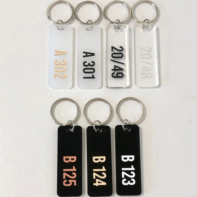 พวงกุญแจอะคริลิค หนา 5mm. ขนาด 2.5x5cm.ราคาต่อชุด เริ่มต้น 5ชิ้น(แจ้งตัวเลขทางแชท)