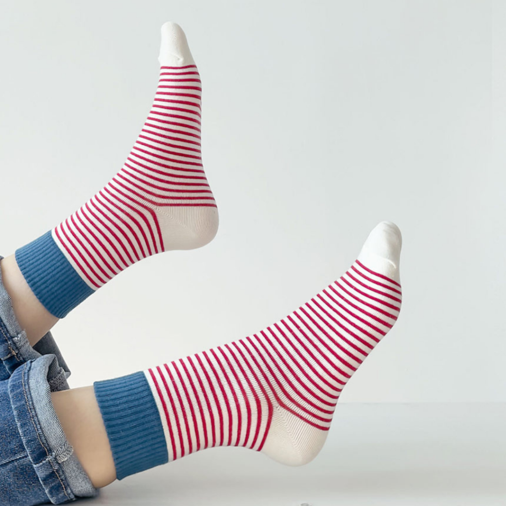 Chacha socks - ถุงเท้าข้อยาว Vintage Stripe ถุงเท้านำเข้าจากเกาหลี ถุงเท้าเกาหลี