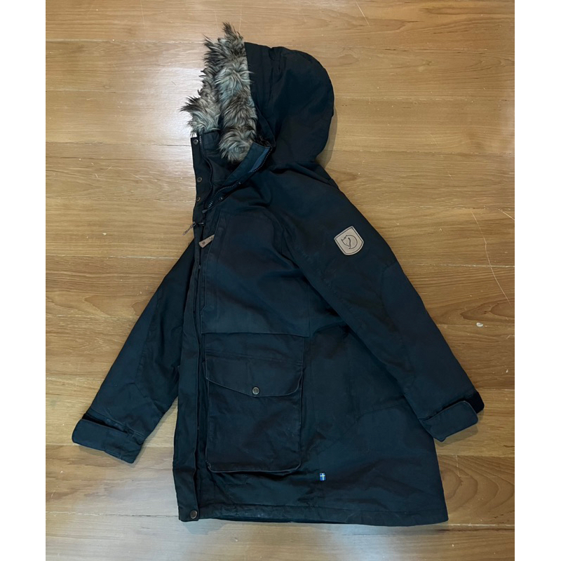 เสื้อโค้ทเดินป่ากันหนาว Fjallraven Barents Parka มือสอง แท้ 💯%