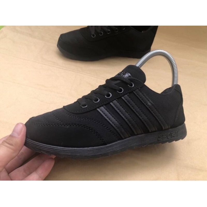 รองเท้าผ้าใบ สี ดำล้วน (Size37-41) มีหลายแบบ ลาย4แถบ