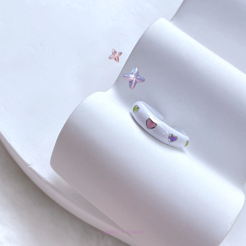 Confetti Sunday Petite Coeur Ring