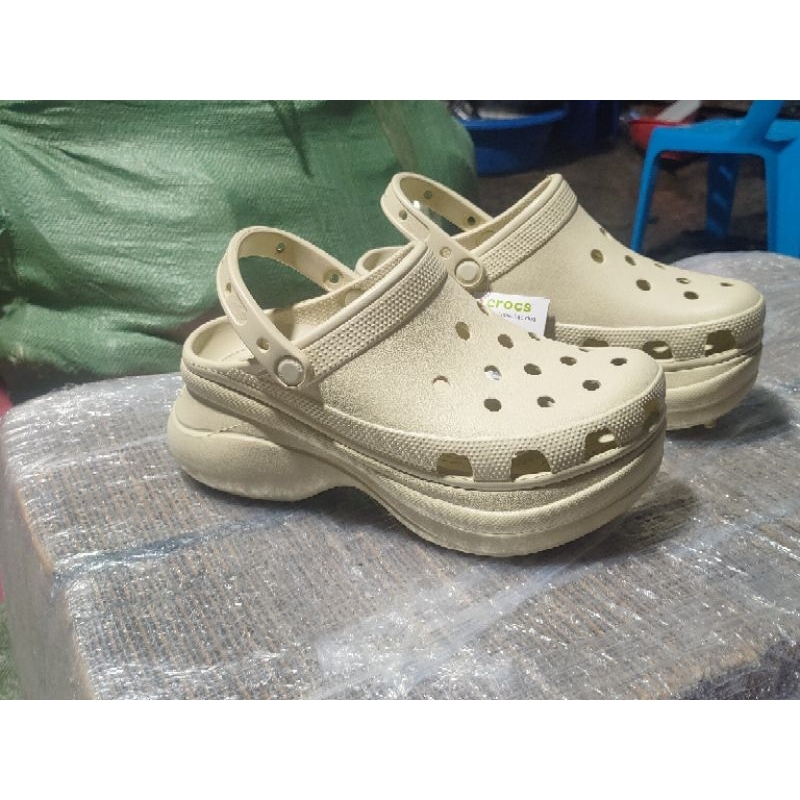 crocs แท้ Crocs classic bae clog รองเท้า ครอส รองเท้าแตะ วัสดุ EVA สไตล์คลาสสิSize35ถึง41สั่งซื้อ 10 ชิ้นแรกมีของแถม