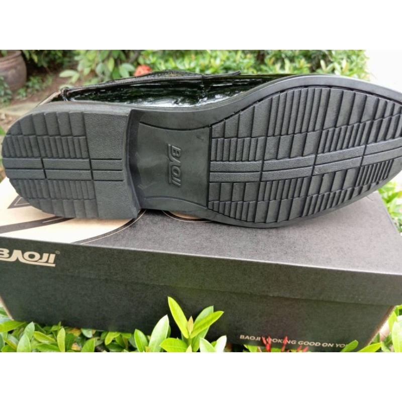 รองเท้าคัทชูหนังแก้ว Baoji รุ่น BJ8001 ของแท้ 100%