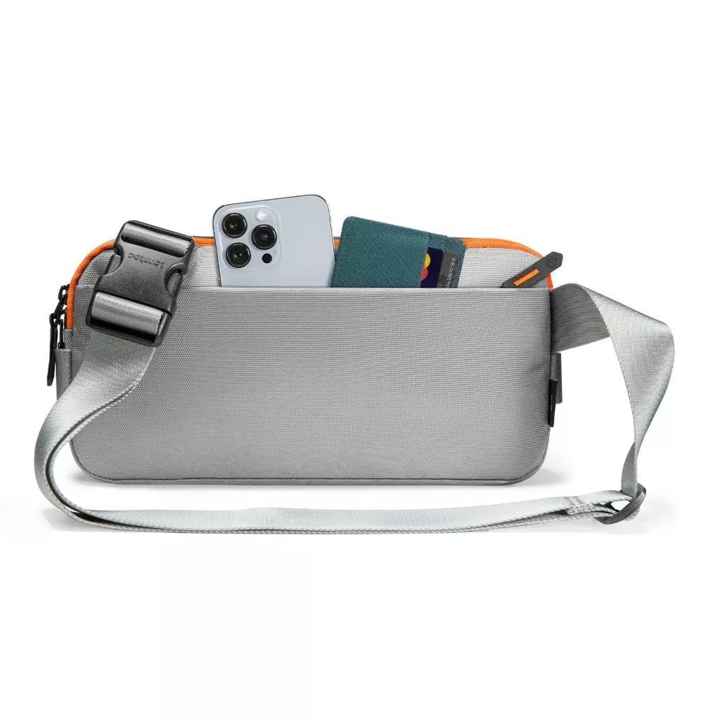 🇹🇭TOMTOC URBAN SLING BAG WITH 8-INCH MINIMALIST EDC DESIGN กระเป๋าสะพายข้าง ดีไซน์แนวสตรีท น้ำหนักเบา ทนทาน หยิบง่าย by