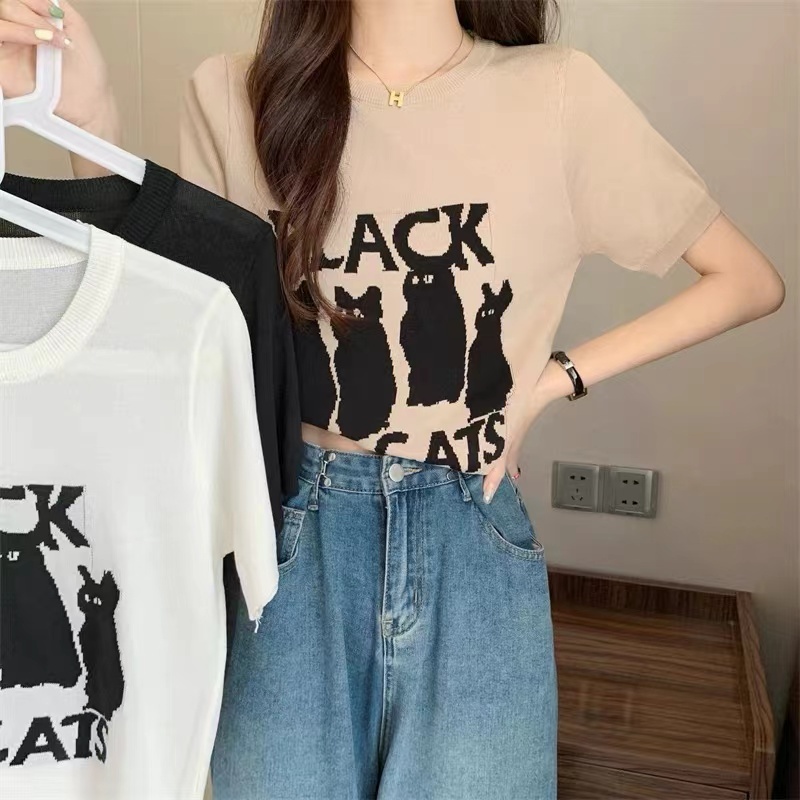 Bonnie(พร้อมส่ง/ใหม่)#0561เสื้อยืดผ้าไหมพรมแขนสั้นผู้หญิงฤดูร้อน 2023 ออกแบบใหม่พิมพ์ลายแมวสำหรับผู้หญิงสไตล์ต่างประเทศ