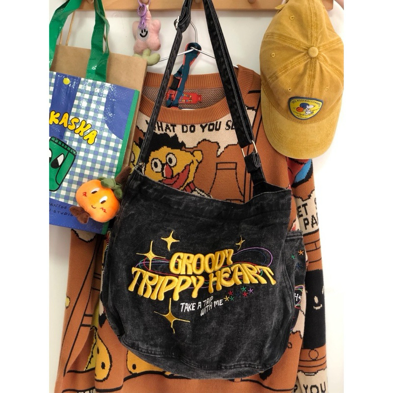 กระเป๋าสะพายข้าง groovy bag