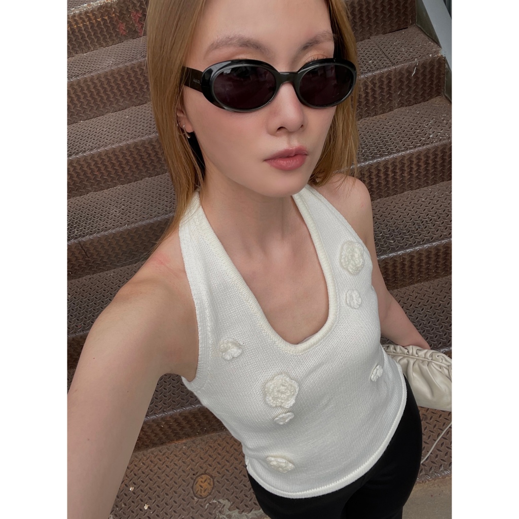 เสื้อนิตติดดอกไม้ Rush Official Florette Knitted Top *พร้อมส่ง