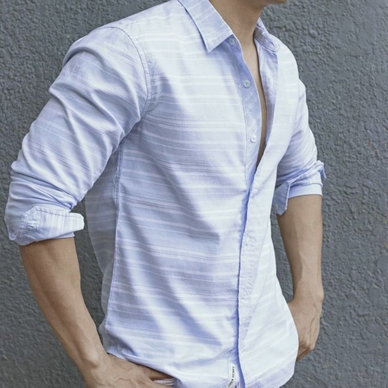 เสื้อเชิ๊ตแขนยาวสีฟ้าทอลาย John Henry Size L