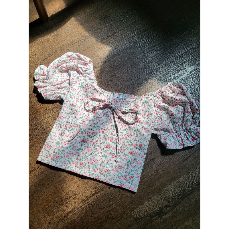 flora crop top เสื้อครอป ผ้าลายดอก