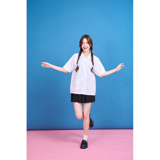เสื้อนักศึกษาคอบัว ทรงบอยคอบัว สีขาวนวล