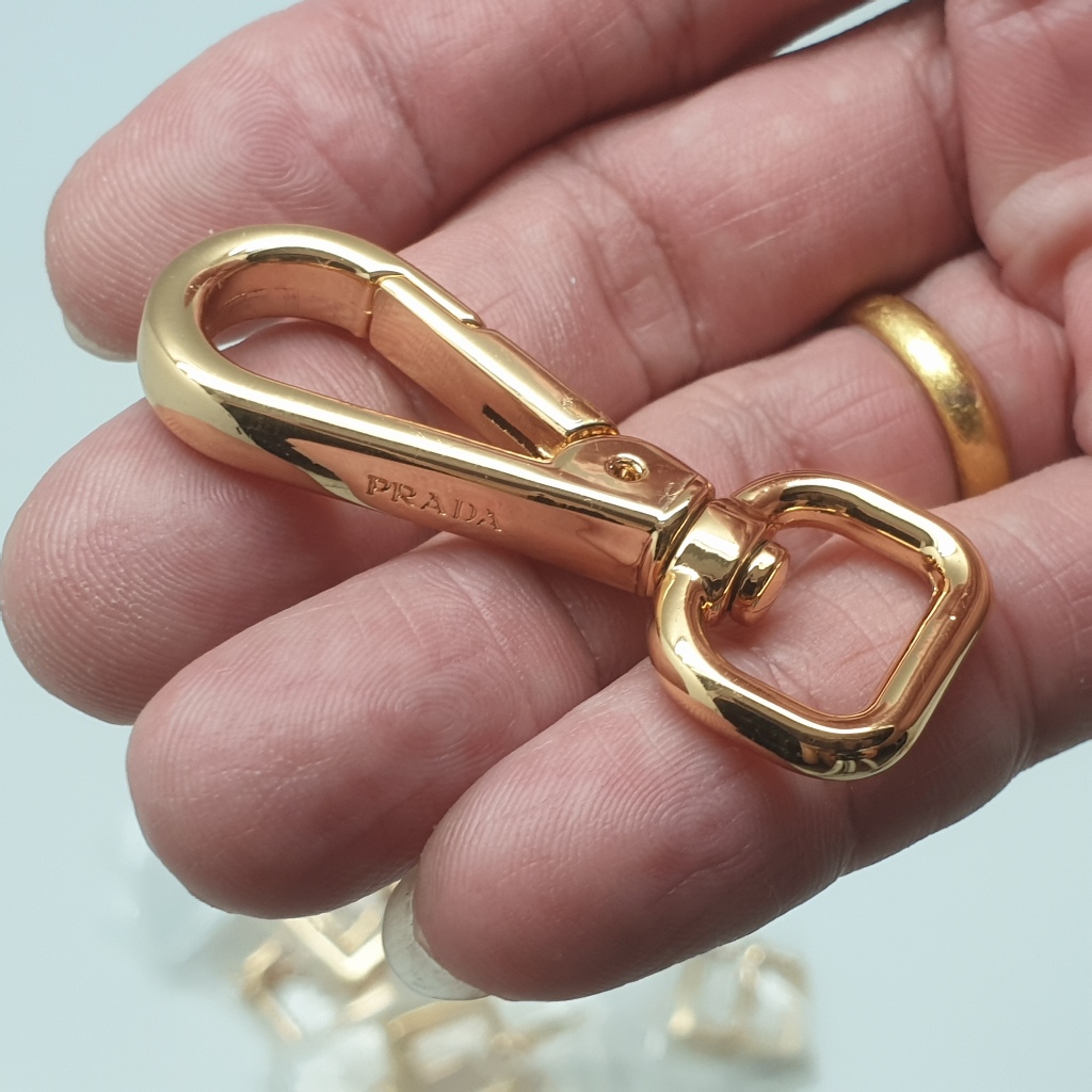 ตะขอ คอหมา สีทอง สูง 5cm สำหรับสายกว้าง 1.3cm