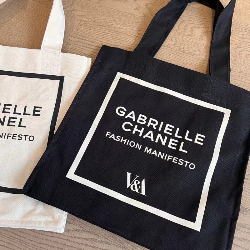 V&amp;A Gabrielle Tote มี 2 สี ขาว / ดำ  Fashion Manifesto natural tote bag #vipgift💯