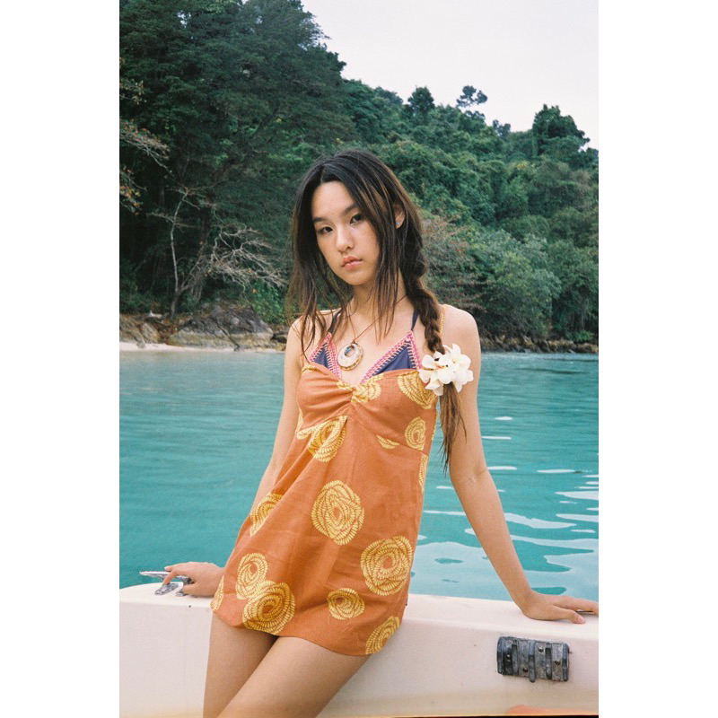 ส่งต่อVgh เสื้อสายเดี่ยวสีส้ม 🍊 size F(freesize)