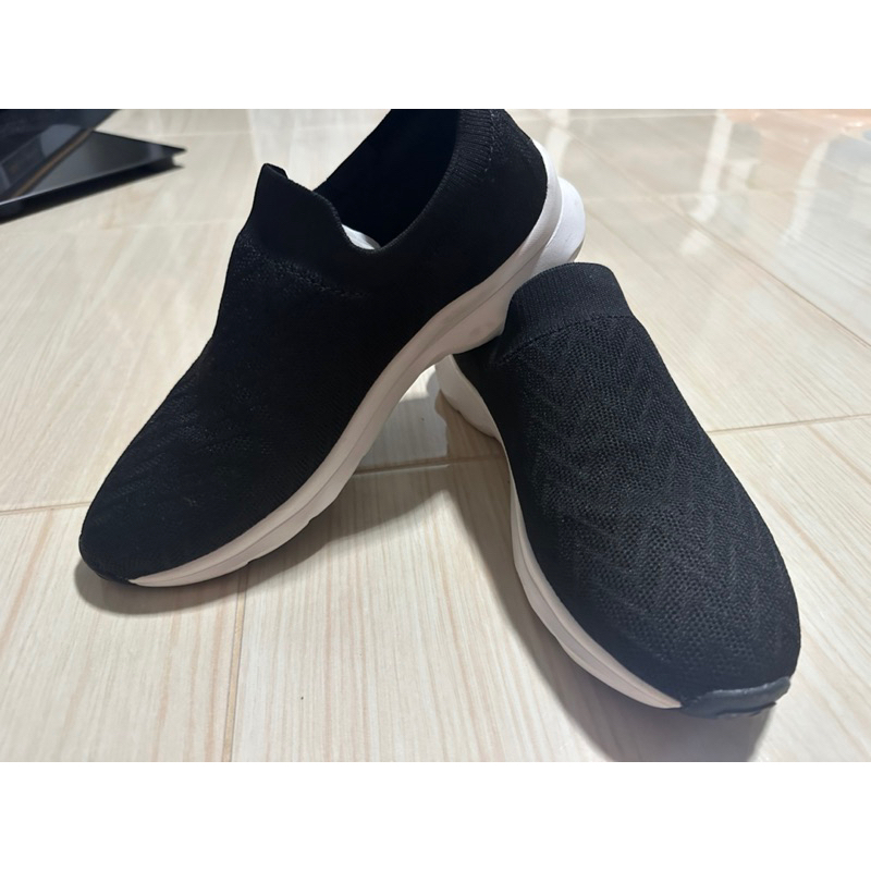 รองเท้าสุขภาพFiraสีดำขนาด39ใส่ไปสองครั้ง