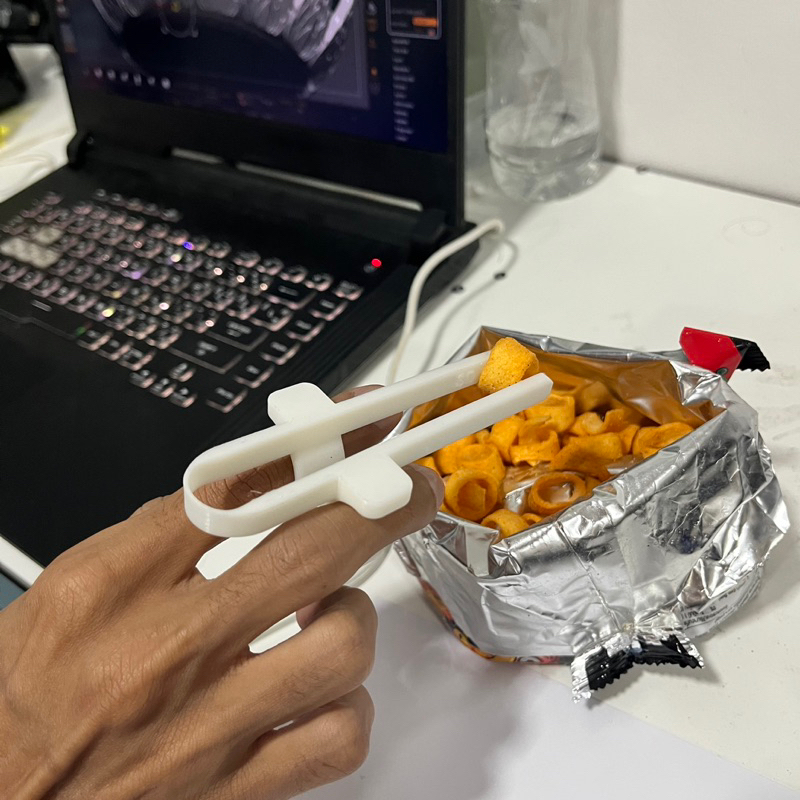 ตะเกียบคีบขนม ที่ตักขนมกินเวลาใช้มือจับเล่นคอมพิวเตอร์